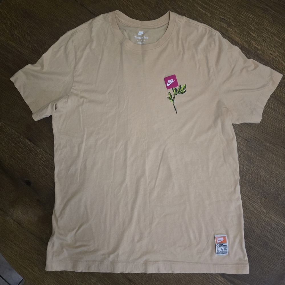 Nike Beige Floral Graphic Men's Tee size XL